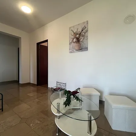 Sterna Apartment *